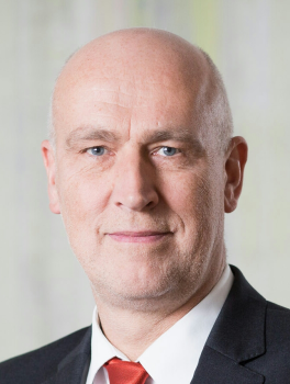 Herr Bernd Lescher