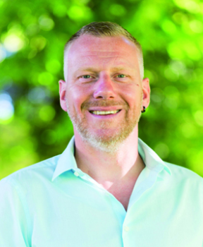 Herr Henning Dormann